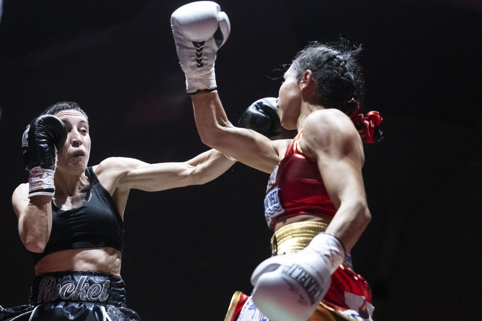 En imágenes la victoria de Isa Rivero, la nueva campeona del mundo de boxeo