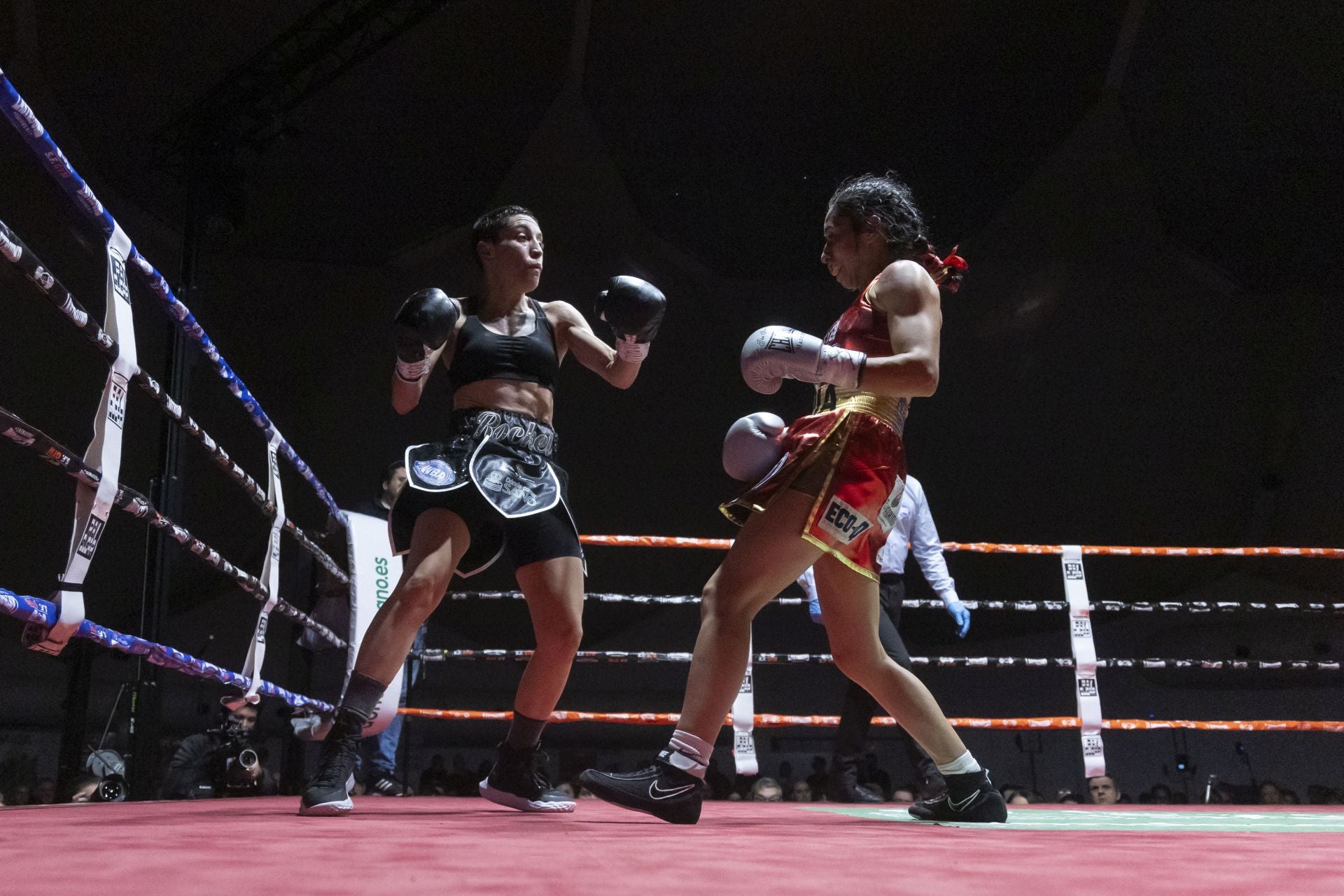 En imágenes la victoria de Isa Rivero, la nueva campeona del mundo de boxeo