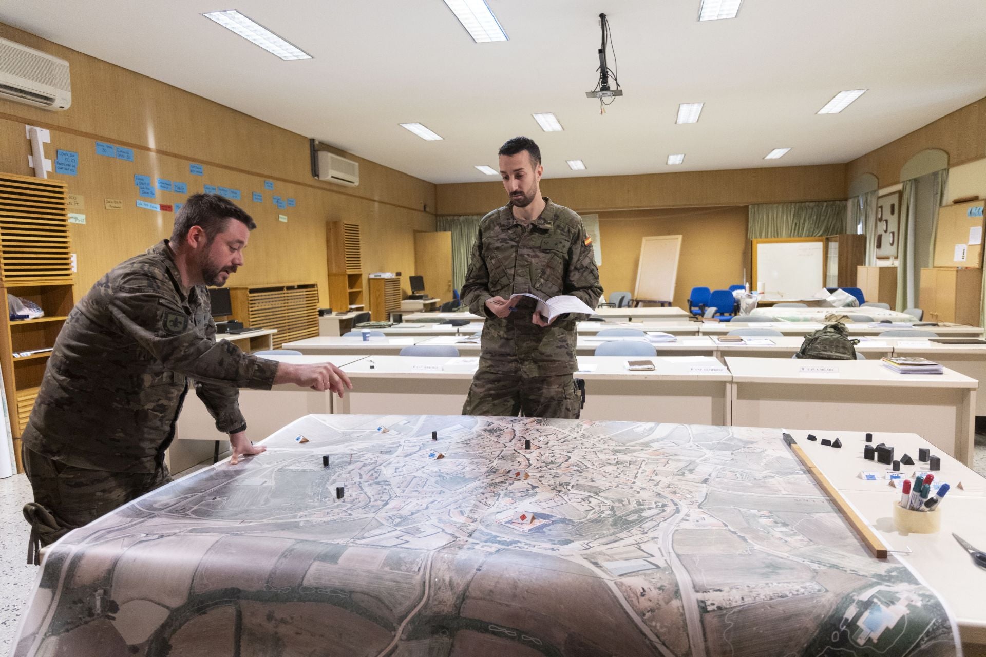 Las imágenes de la formación militar en Valladolid, que celebra el 175 aniversario de la academia