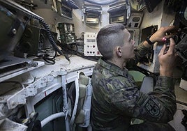 Las imágenes de la formación militar en Valladolid, que celebra el 175 aniversario de la academia