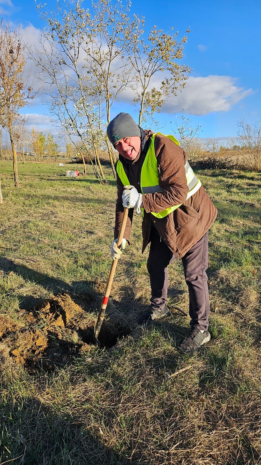 En imagénes la jornada de reforestación celebrada en Villacarralón