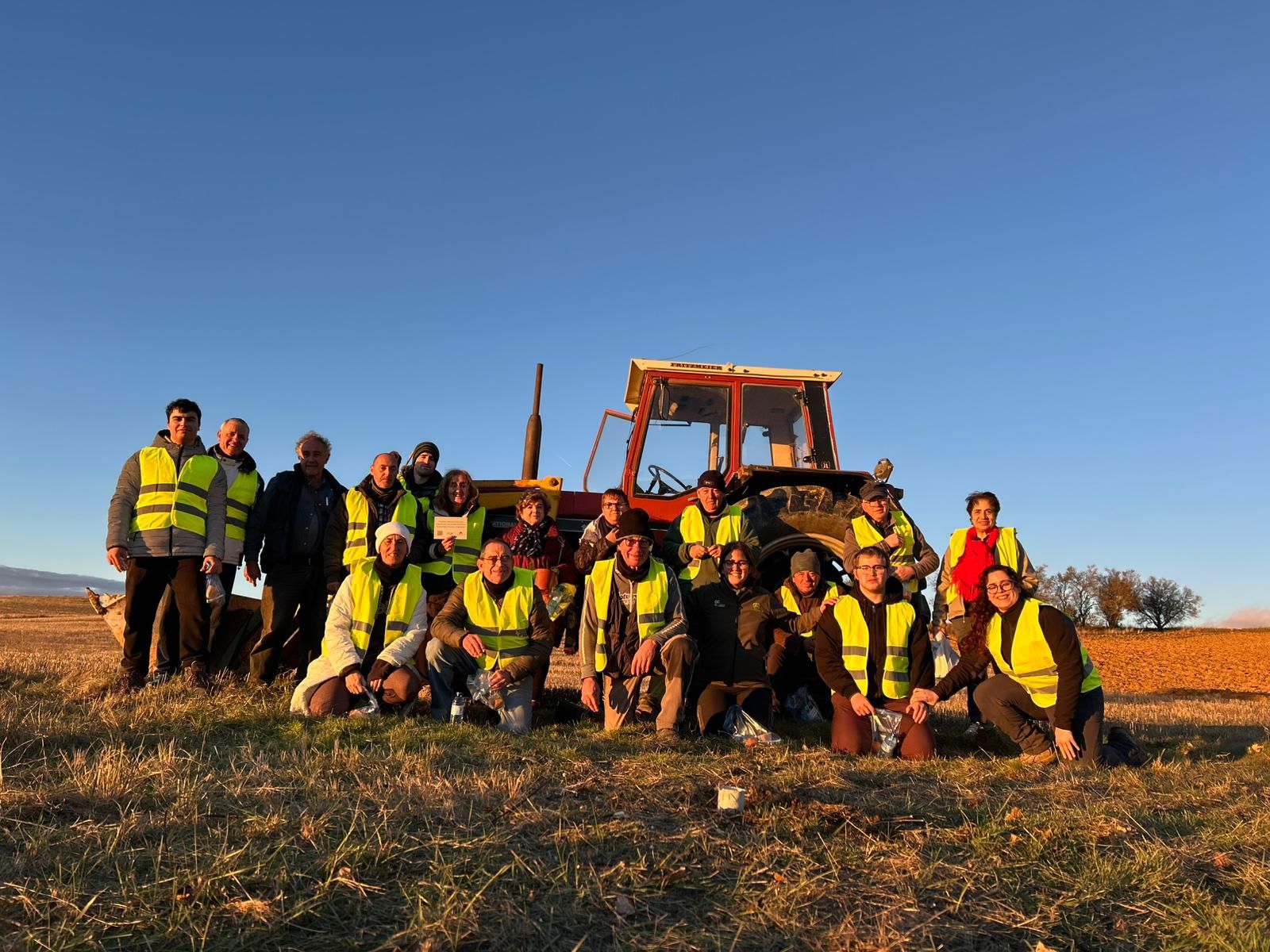 En imagénes la jornada de reforestación celebrada en Villacarralón
