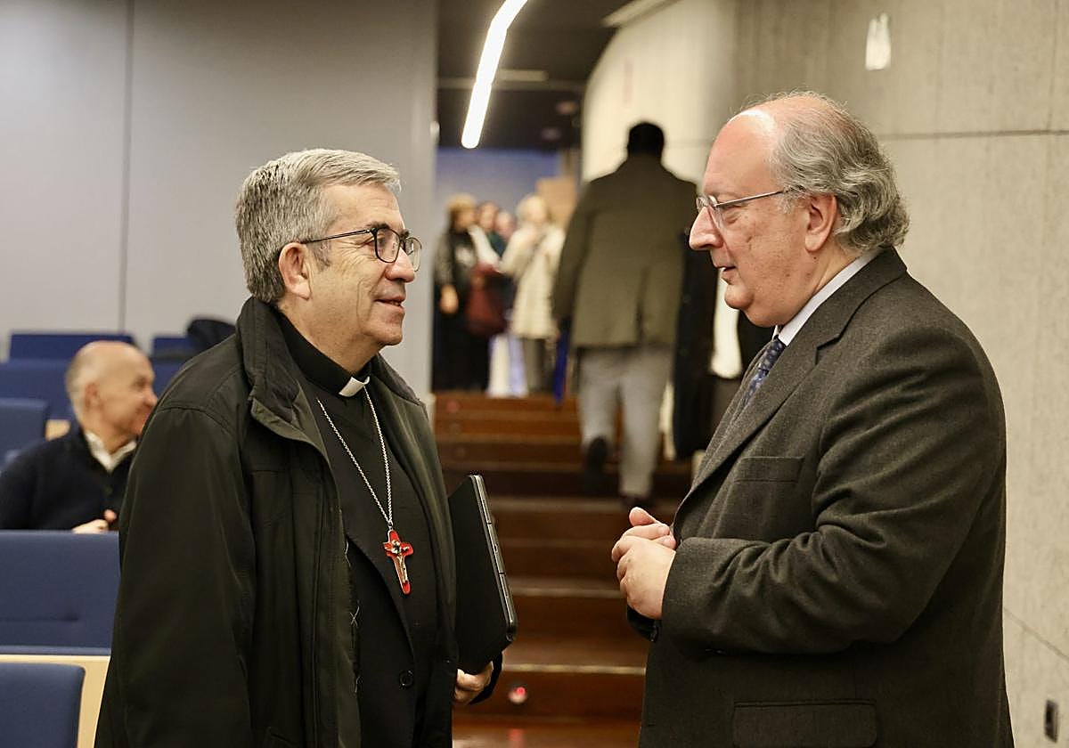 Luis Argüello y Enrique Cabero, en la sede del CES durante la presentación del informe de Foessa.