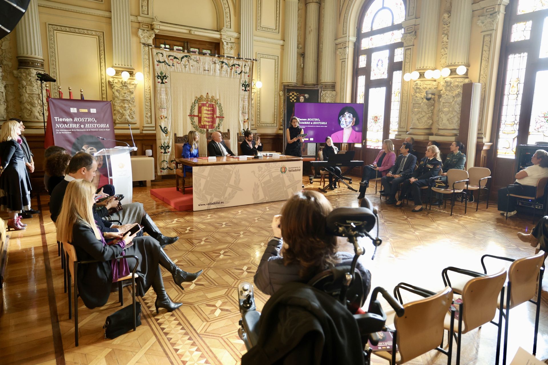 El acto institucional del Día Internacional de la Eliminación de la Violencia contra la Mujer, en imágenes