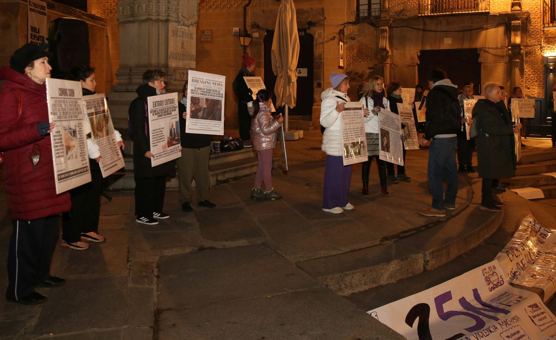 La concentración del 25N en Segovia, en imágenes