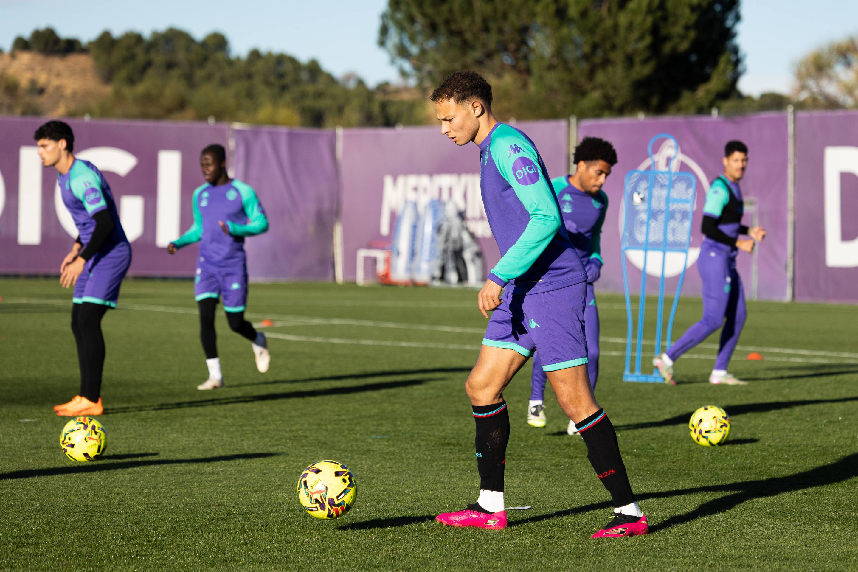 El entrenamiento del Pucela tras la derrota en Anoeta, en imágenes