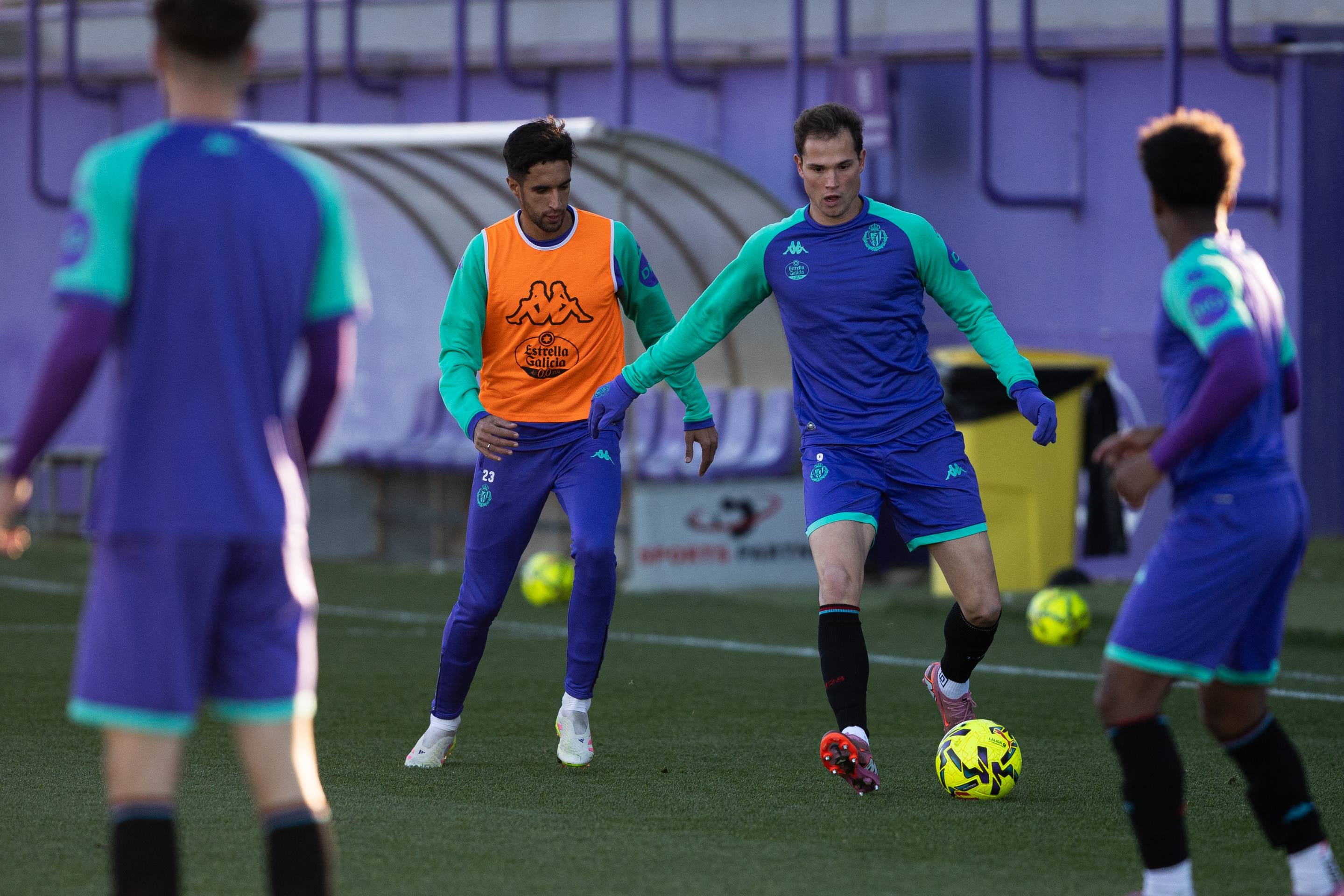 El entrenamiento del Pucela tras la derrota en Anoeta, en imágenes