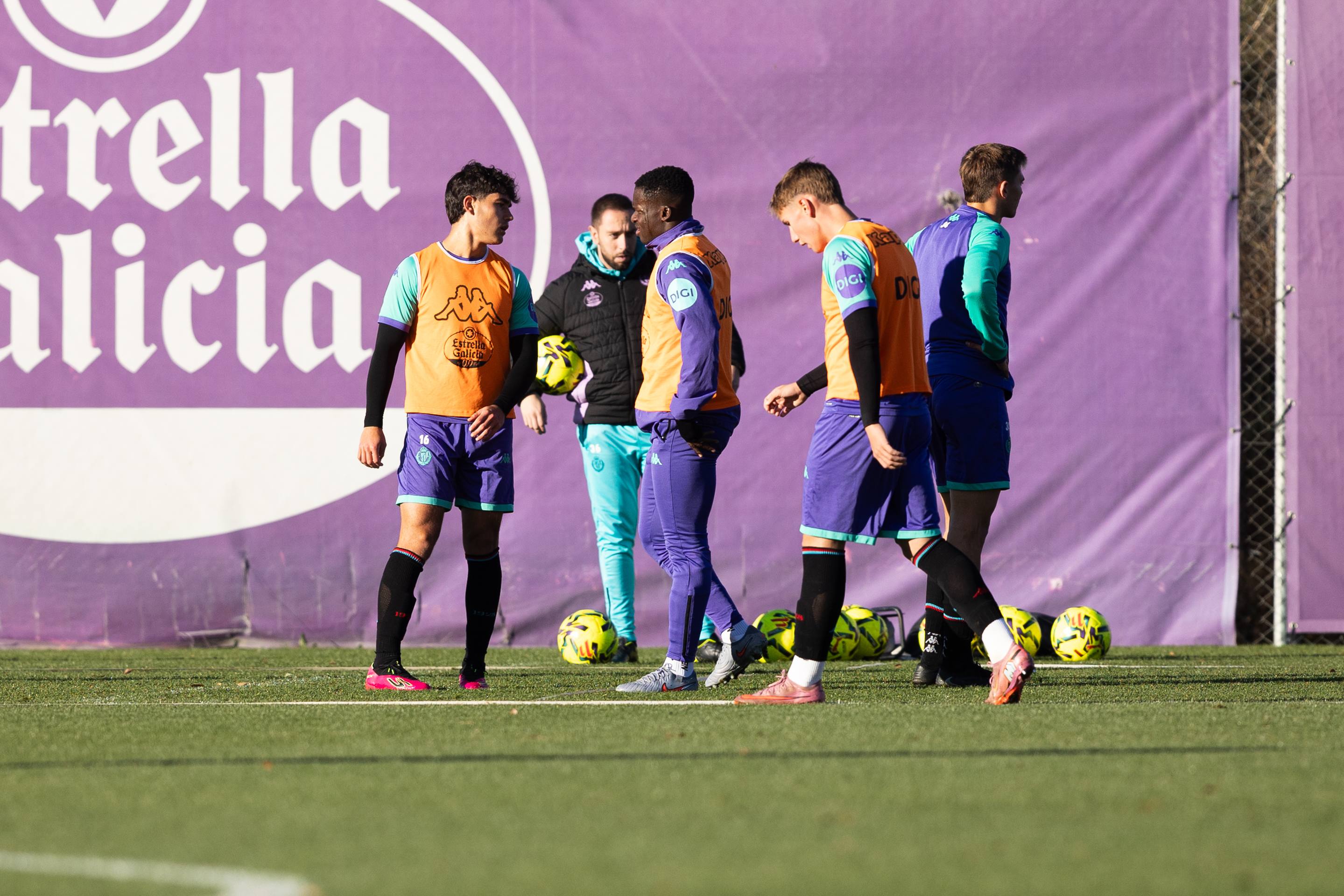 El entrenamiento del Pucela tras la derrota en Anoeta, en imágenes