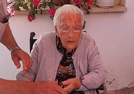 Teresa Fernández Casado junto a su familia.