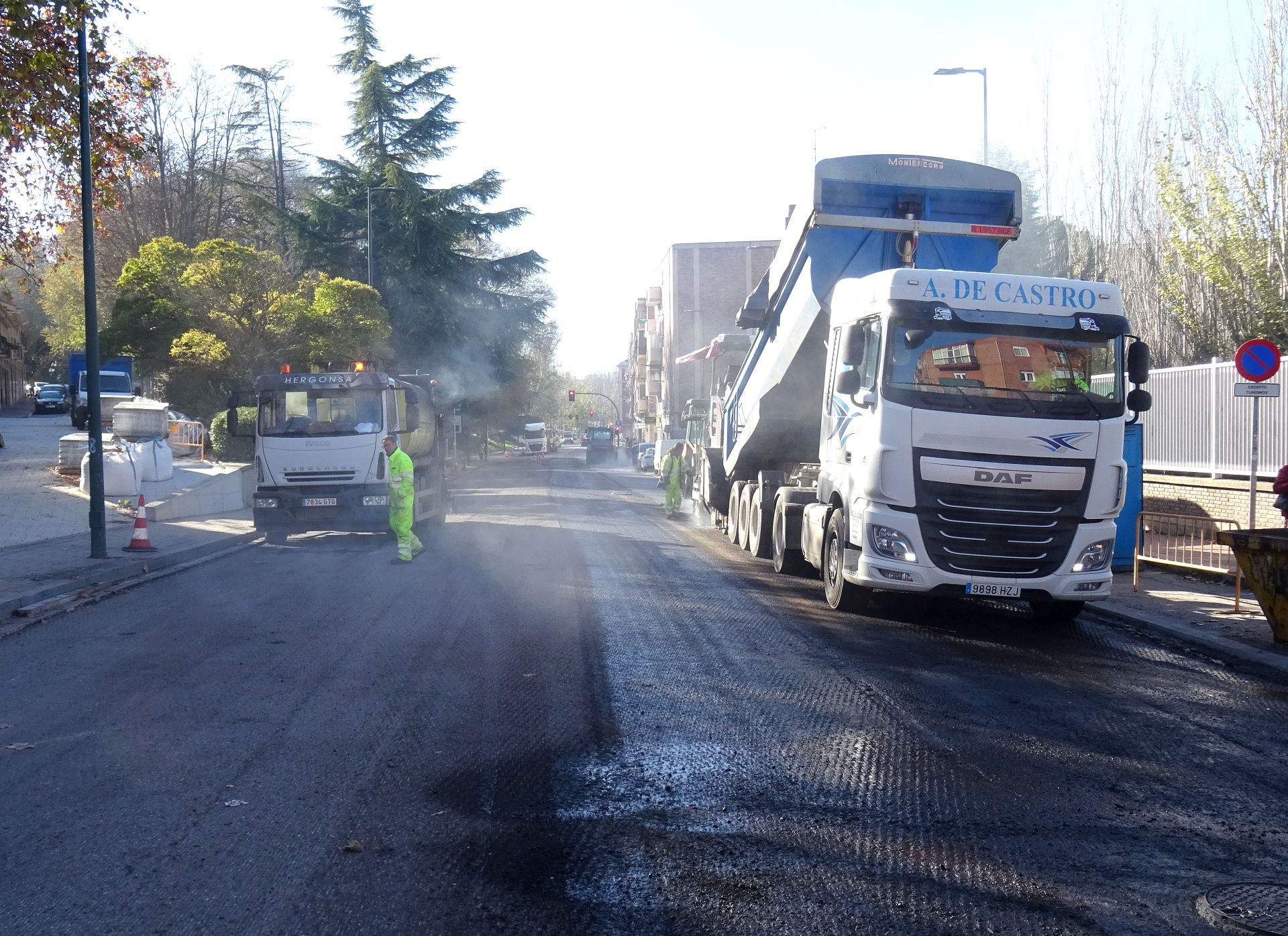 Los cortes de tráfico en la avenida Juan Carlos I con Villabáñez, en imágenes