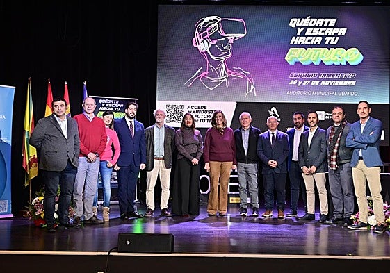 Representantes de las diferentes administraciones, en la iniciativa celebrada en Guardo.