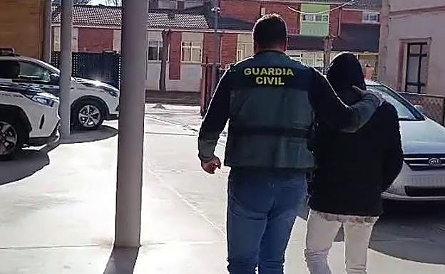 Detención de uno de los presuntos autores.