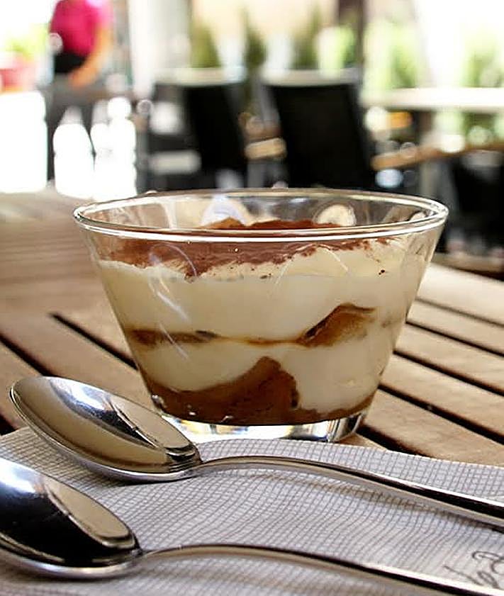 Imagen secundaria 2 - Sindonía de foie, lasaña de langostinos y tiramisú de Baileys, los platos preferidos del restaurante Le Bistró de Alejandro Maíllo.