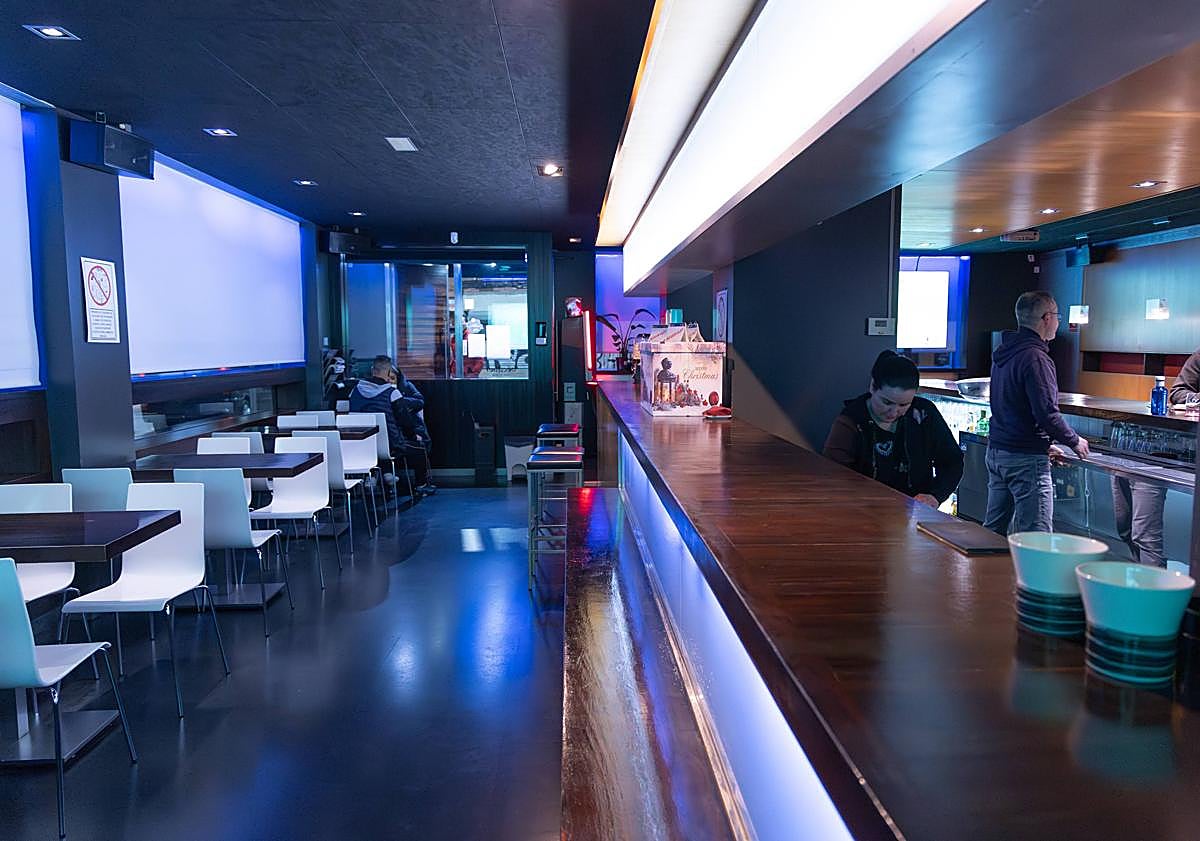 Imagen principal - Imágenes del Café y Copas Bécquer