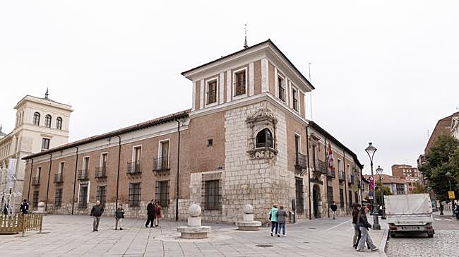 ¿Qué forma recrean las novedosas luces de la Plaza de San Pablo?