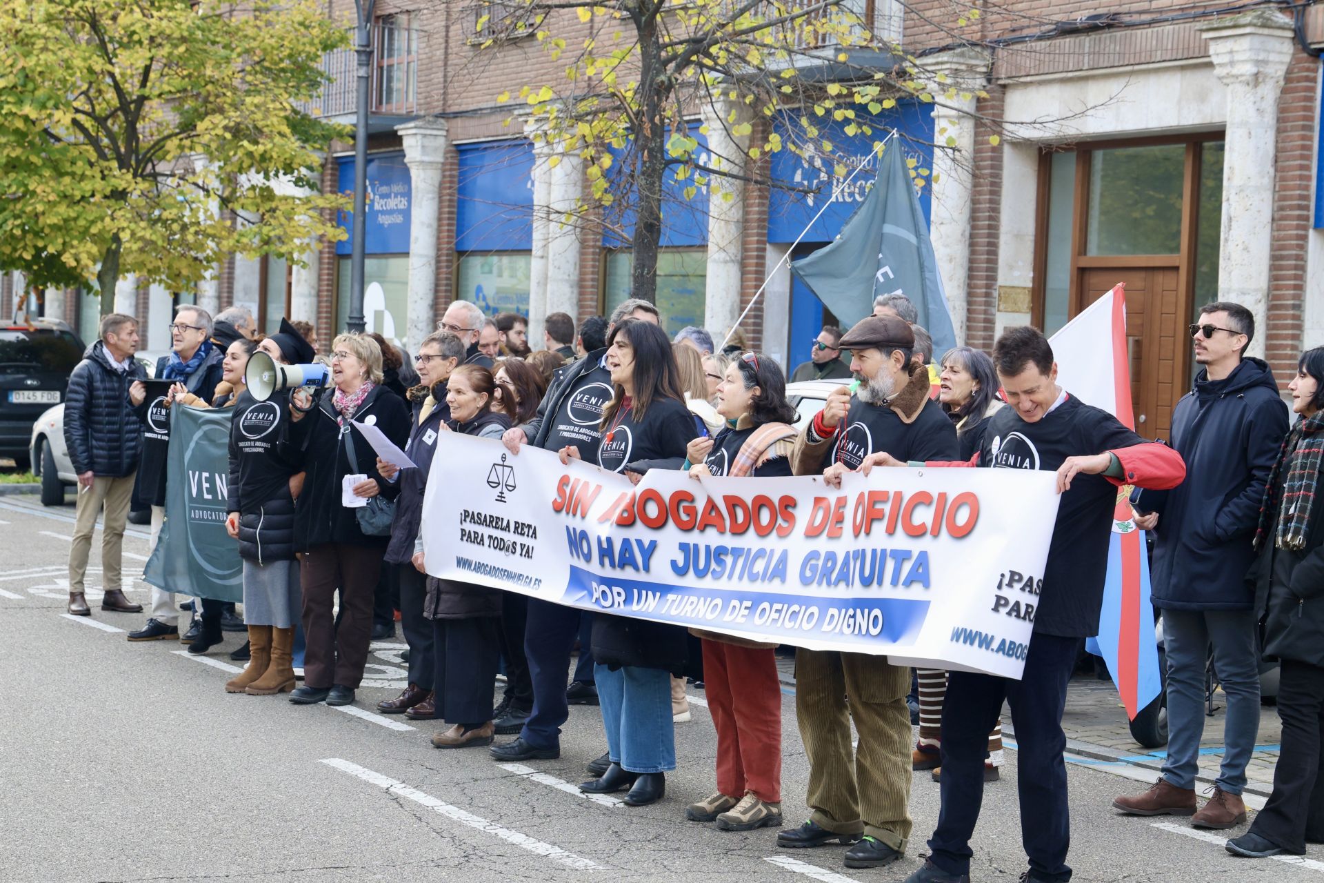 Las imágenes de la protesta de los abogados de turno en Valladolid