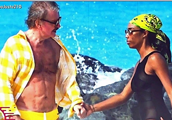 Bigote Arrocet con su nueva novia en El Caribe.