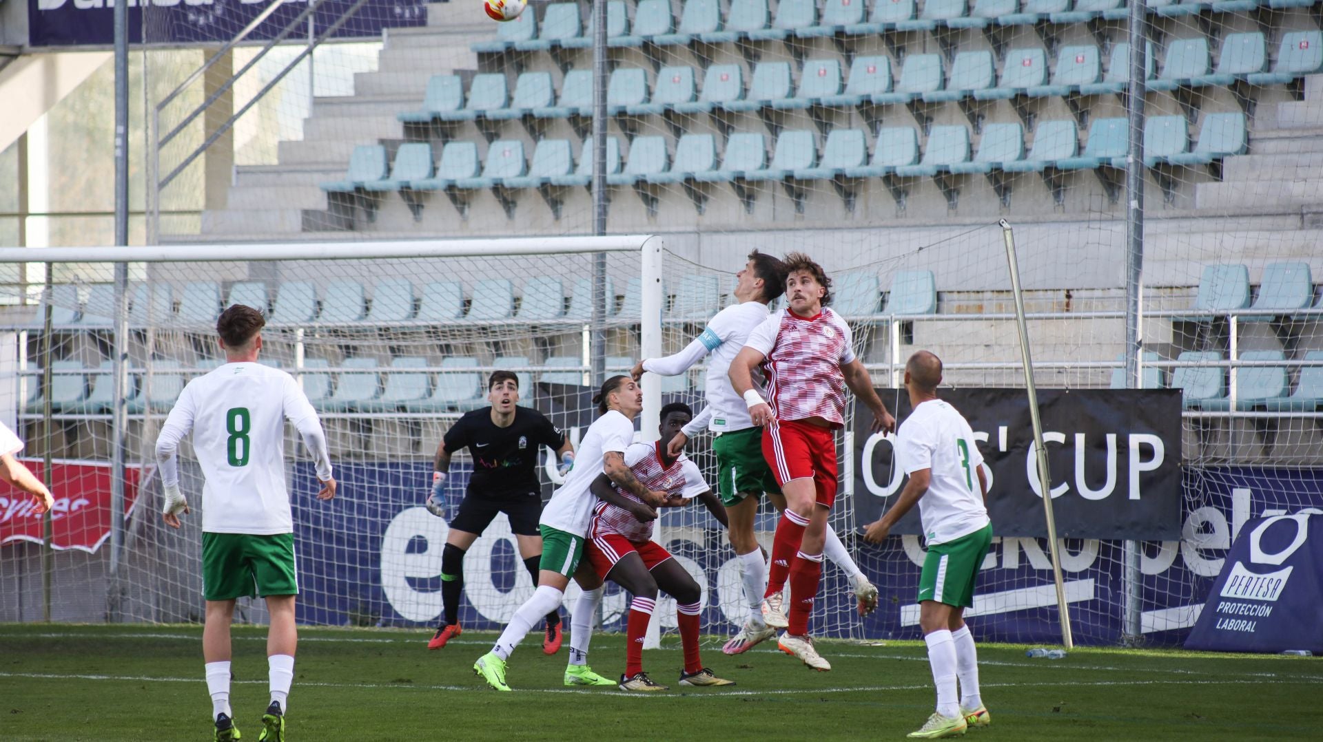 Eusebio Sacristán vuelve a los banquillos con derrota en su debut con Castilla y León
