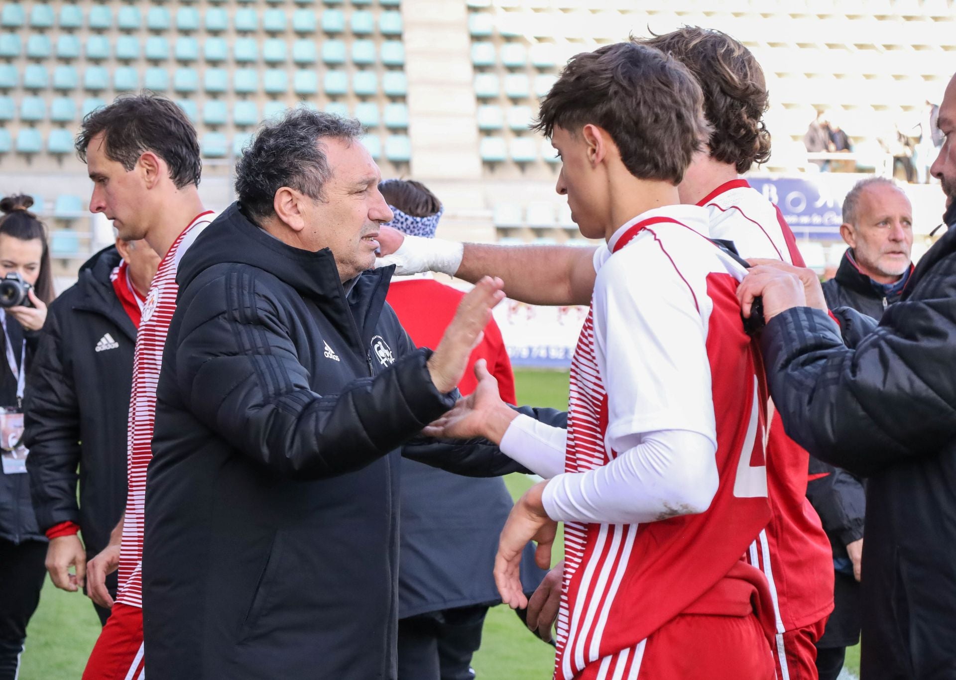 Eusebio Sacristán vuelve a los banquillos con derrota en su debut con Castilla y León