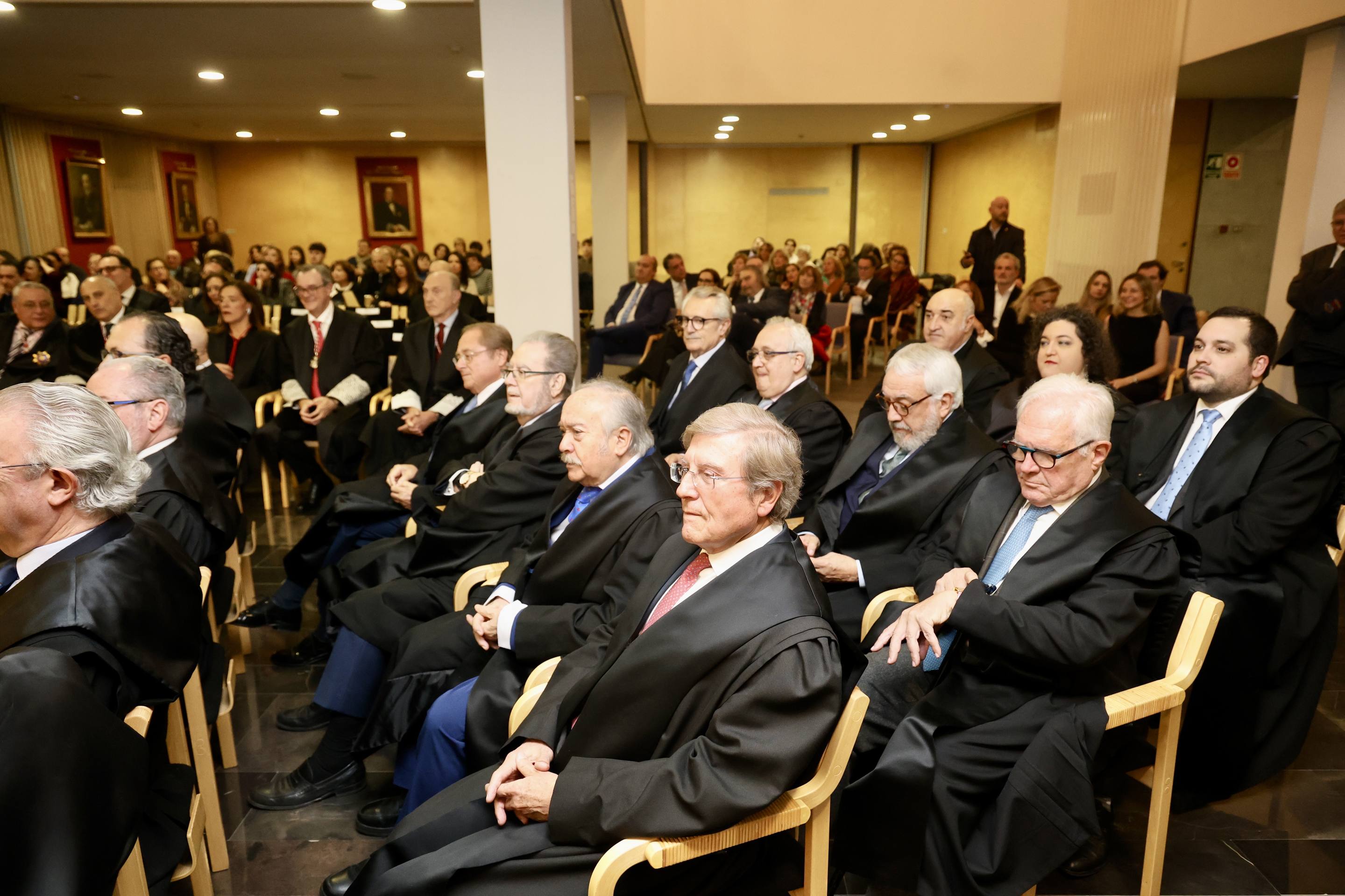 La entrega de insignias del Colegio de la Abogacía de Valladolid, en imágenes