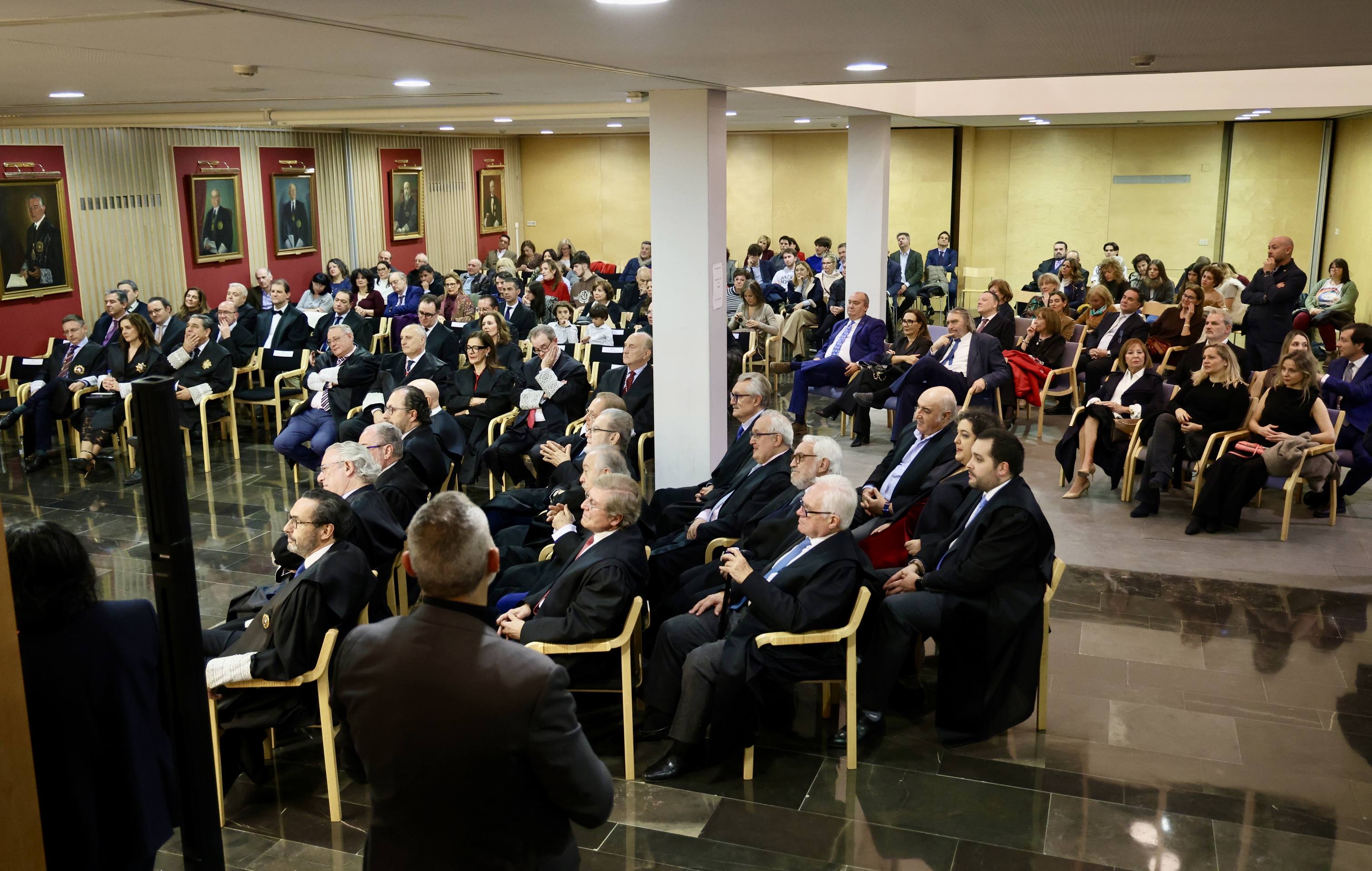 La entrega de insignias del Colegio de la Abogacía de Valladolid, en imágenes