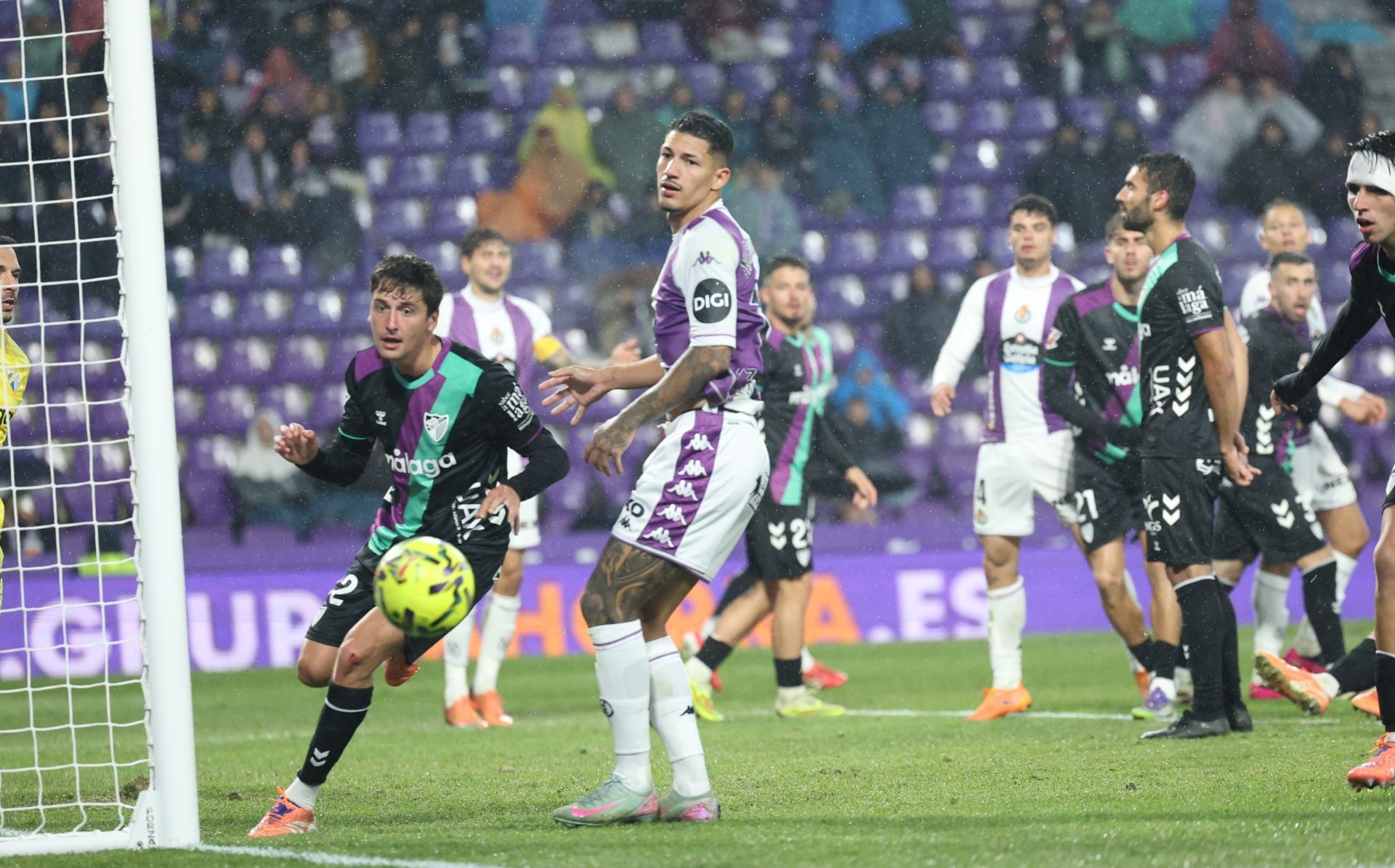 El partido del Real Valladolid contra el Málaga, en imágenes
