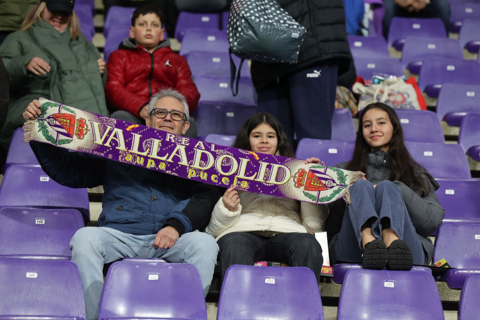Búscate en la grada del estadio José Zorrilla (2/4)