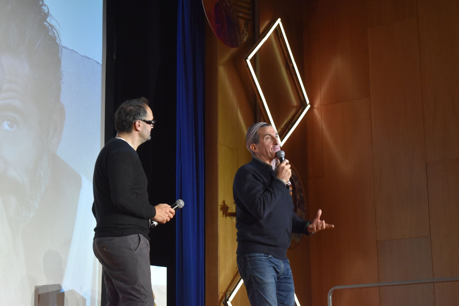 Aguilar se rinde a Luis Zahera