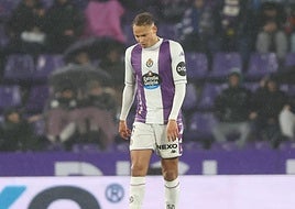 Lachuer, cabizbajo durante el partido.