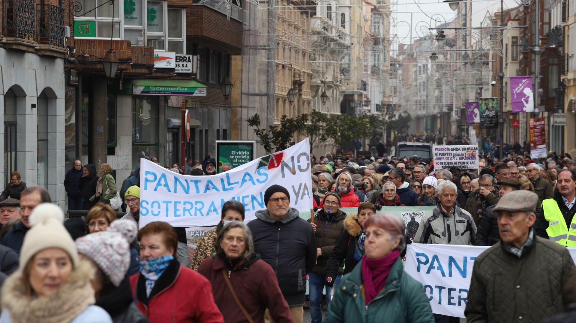 Así ha transcurrido la manifestación en Palencia por el soterramiento