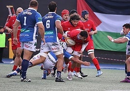 Placaje quesero en la salida de balón del Ordizia.