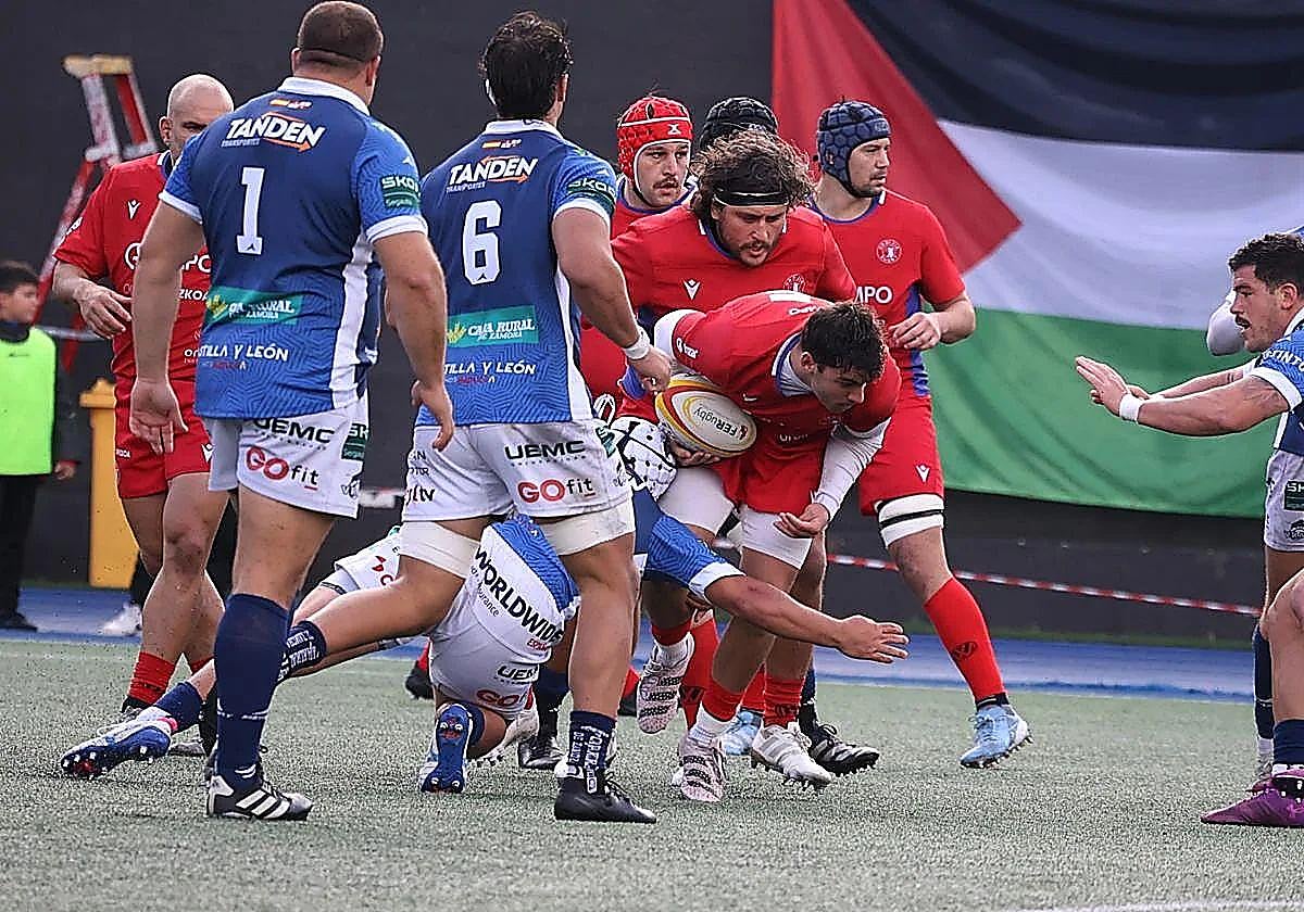 Placaje quesero en la salida de balón del Ordizia.