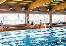 Imagen de archivo de la piscina climatizada.