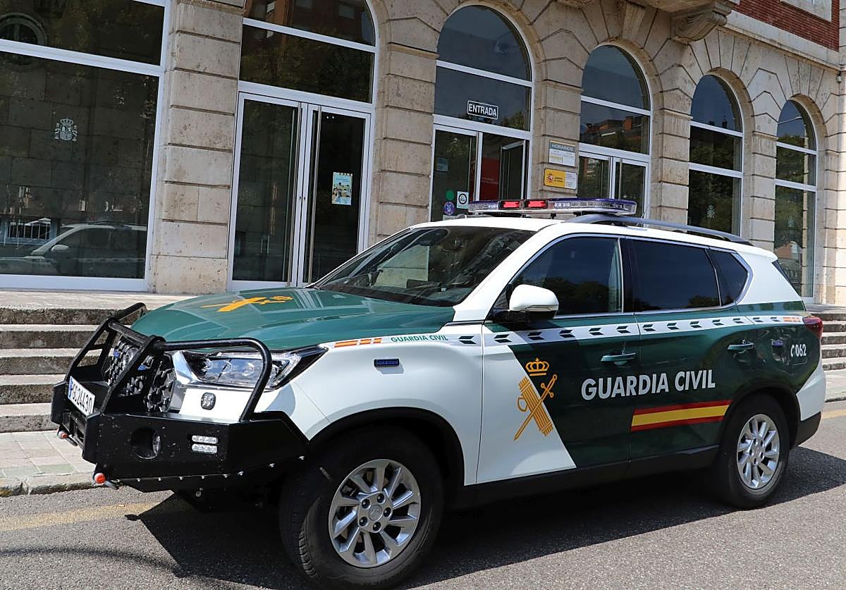 Roban la cabeza tractora de un camión y una caja de carga en una empresa de Dueñas