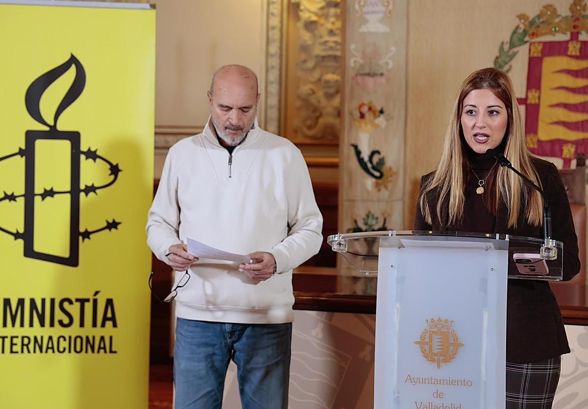 La concejala de Juventud, Carolina del Bosque, interviene este lunes durante el acto.