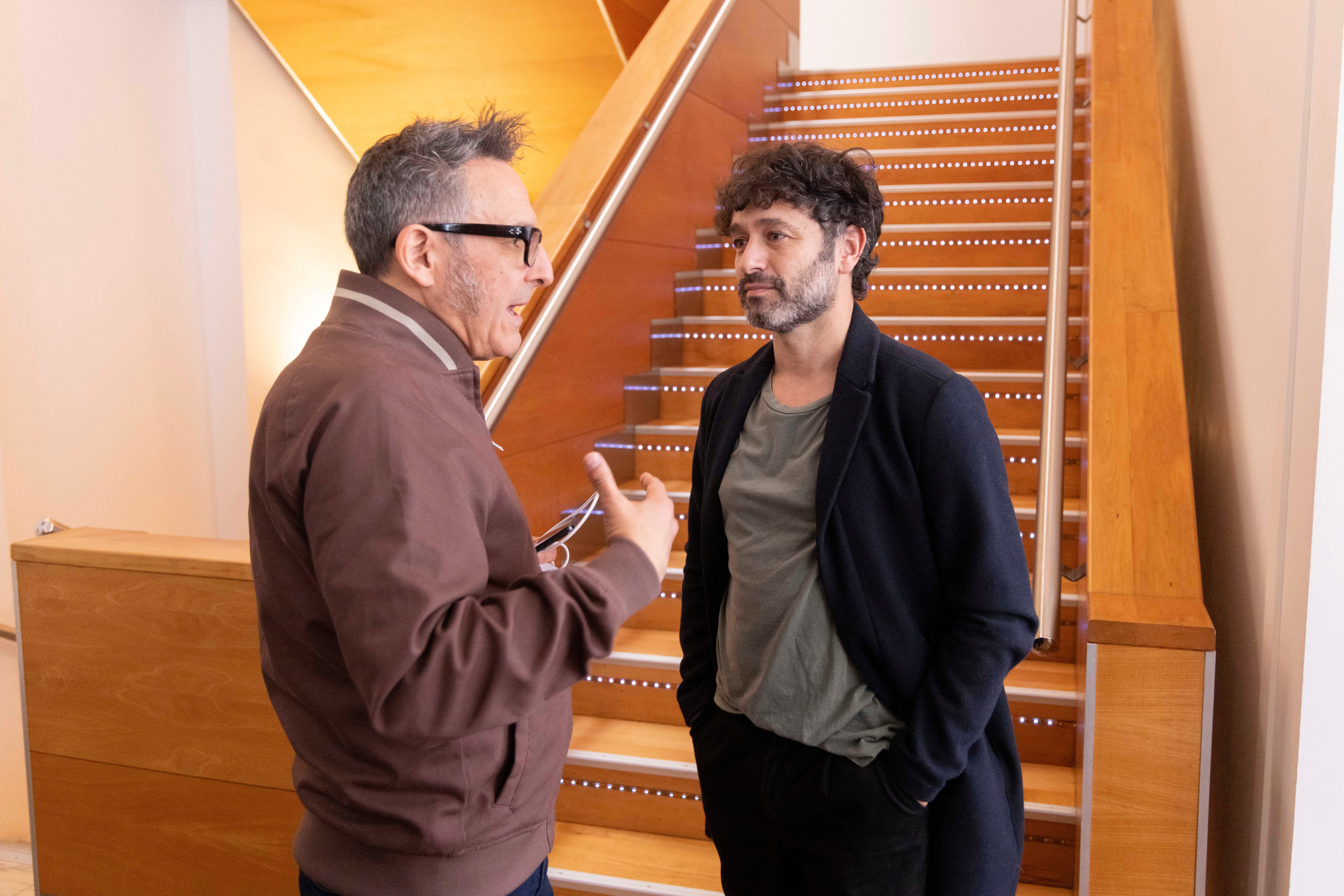 José Luis Cienfuegos junto al director de cine Rodrigo Sorogoyen.