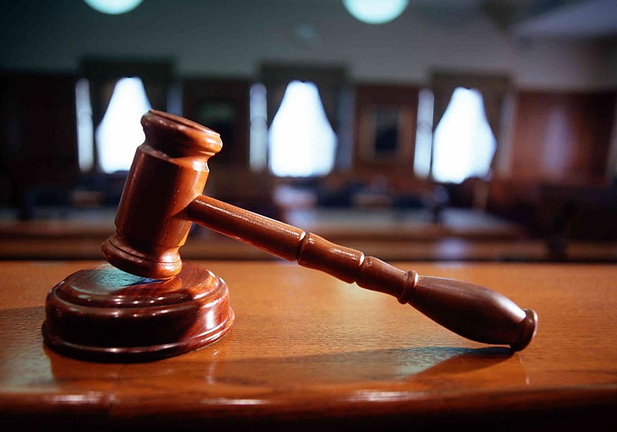 Absueltos de intentar comercializar 300 sudaderas falsas de Scalpers