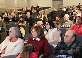 Alcaldes y concejales de Palencia, en la jornada organizada por la Diputación sobre el plan de abastecimiento de agua y los presupuestos.