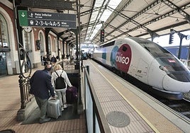 Imagen de archivo de un tren de Ouigo en la estación de trenes Campo Grande de Valladolid.