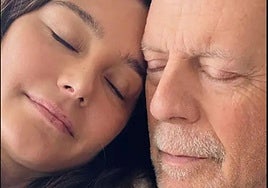 Emma Heming con su esposo Bruce Willis.