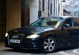 Vehículo en el que ha llegado Óscar Sanz a los juzgados, este miércoles, por la audiencia preliminar.