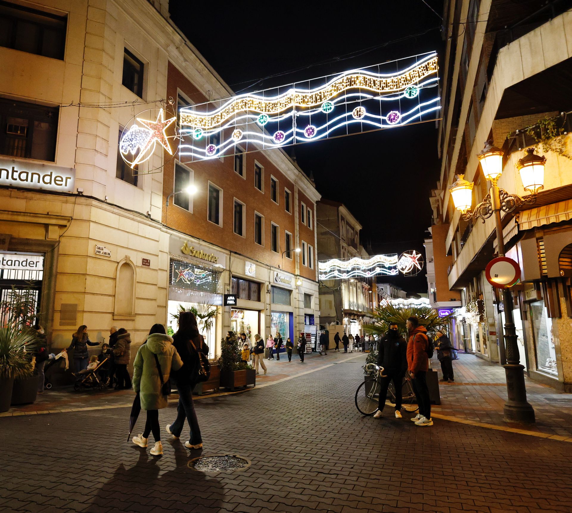 Palencia ilumina sus calles y sus plazas por Navidad