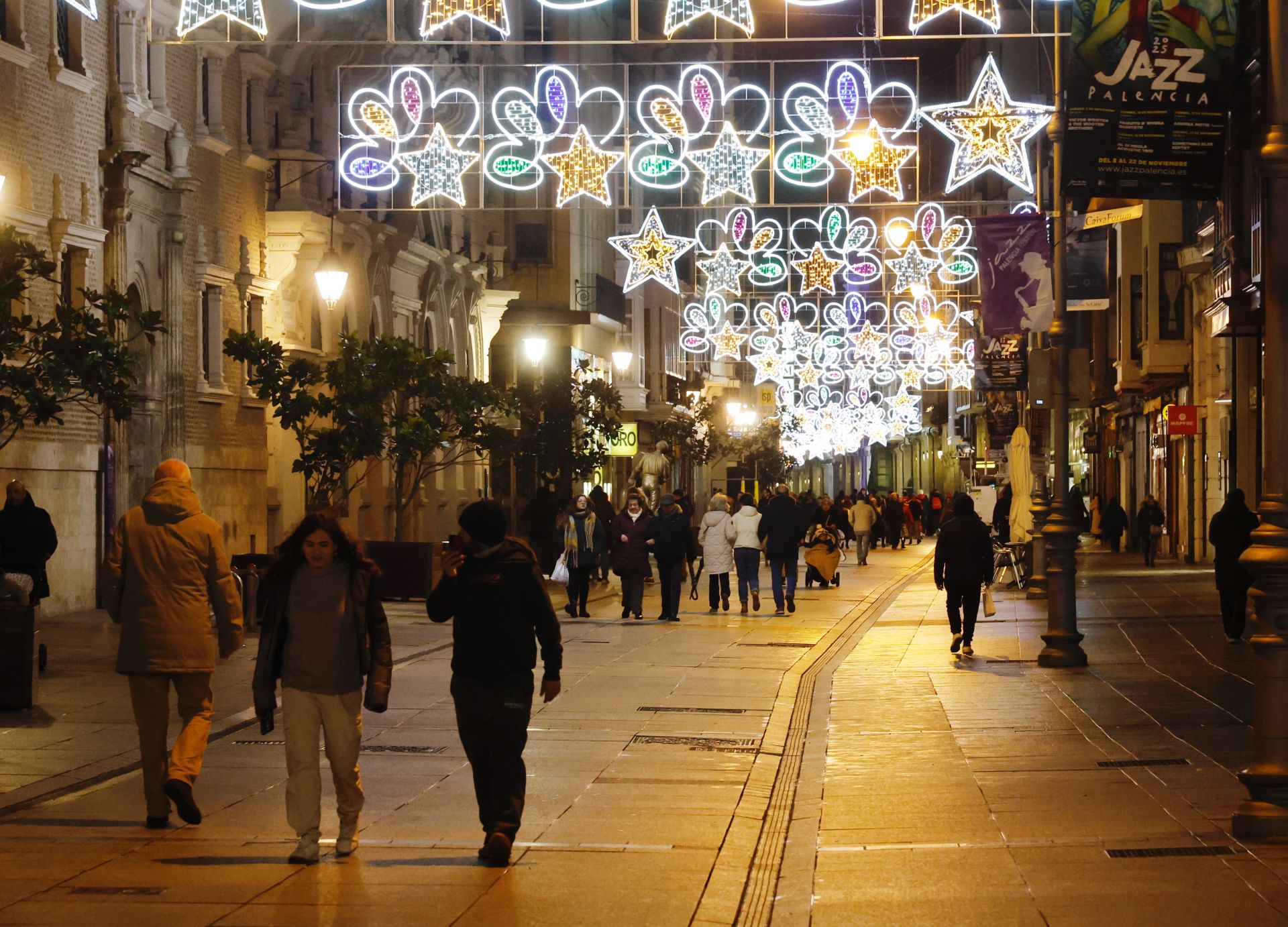 Palencia ilumina sus calles y sus plazas por Navidad