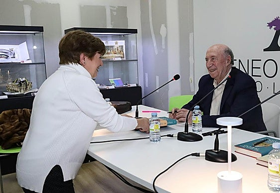 Así ha sido la presentación del último libro de Peridis en Palencia