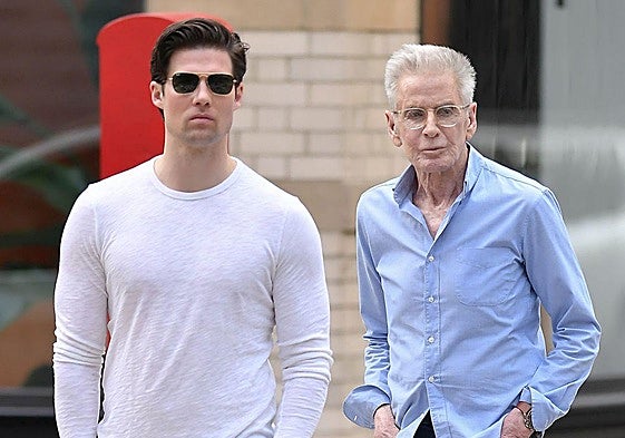 Calvin Klein, de 81 años, con su pareja, Kevin Baker, en una imagen de archivo.