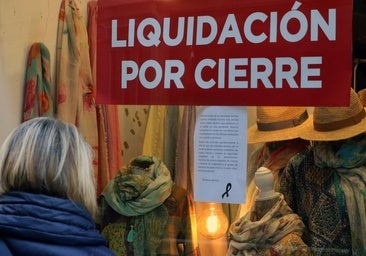 El 28% de los negocios tradicionales admite haber reducido plantilla este año