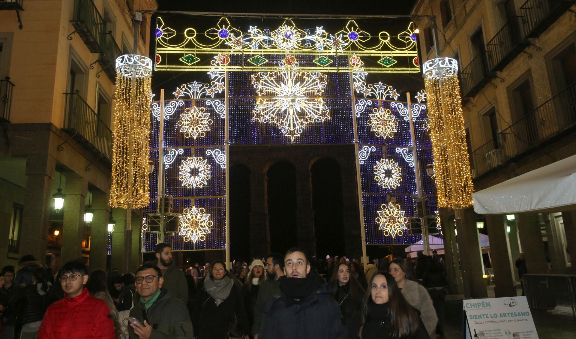 El encendido de la iluminación navideña de Segovia, en fotos