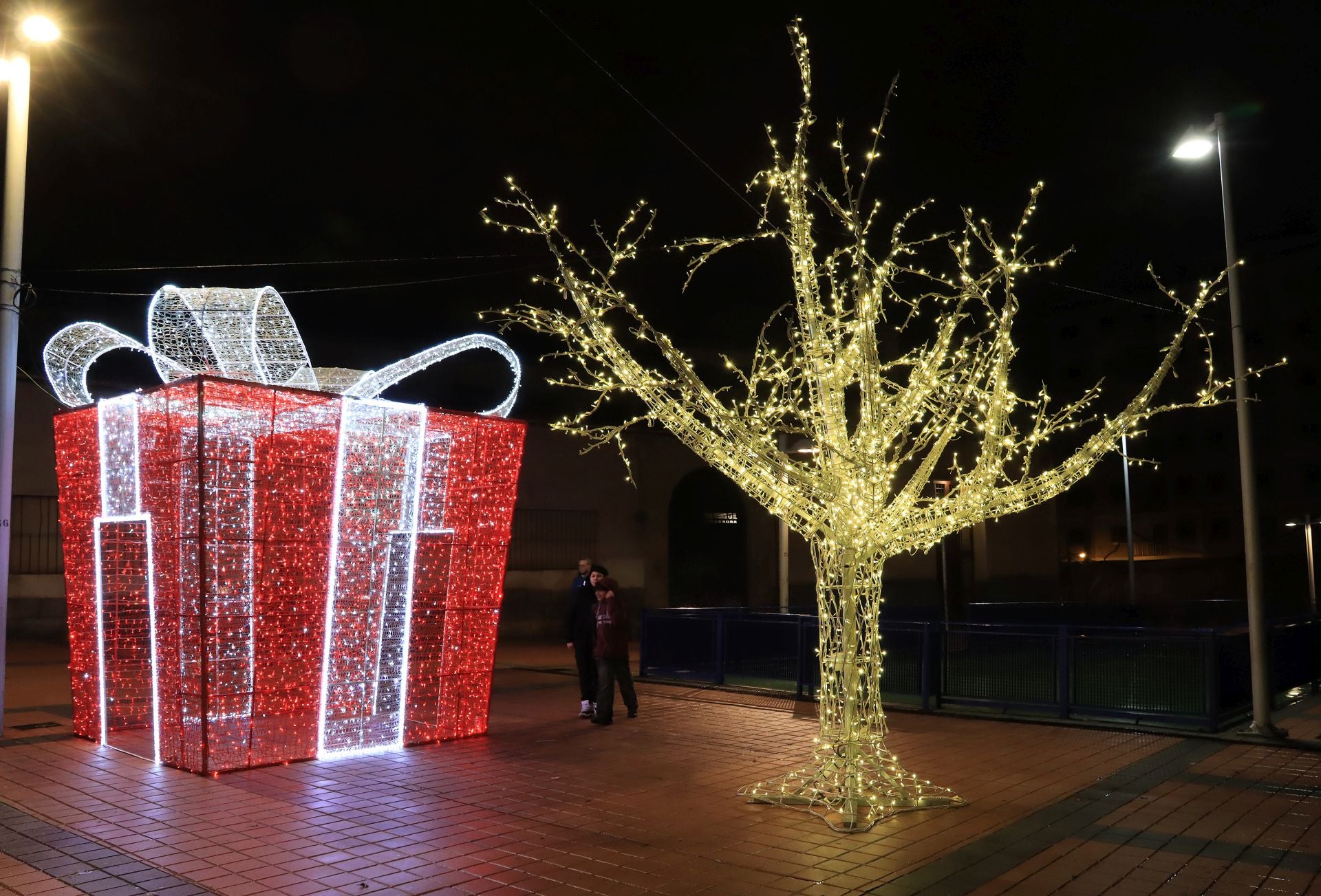 El encendido de la iluminación navideña de Segovia, en fotos