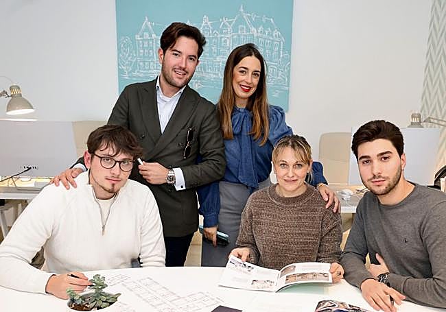 Agustín Pescador con parte de su equipo.