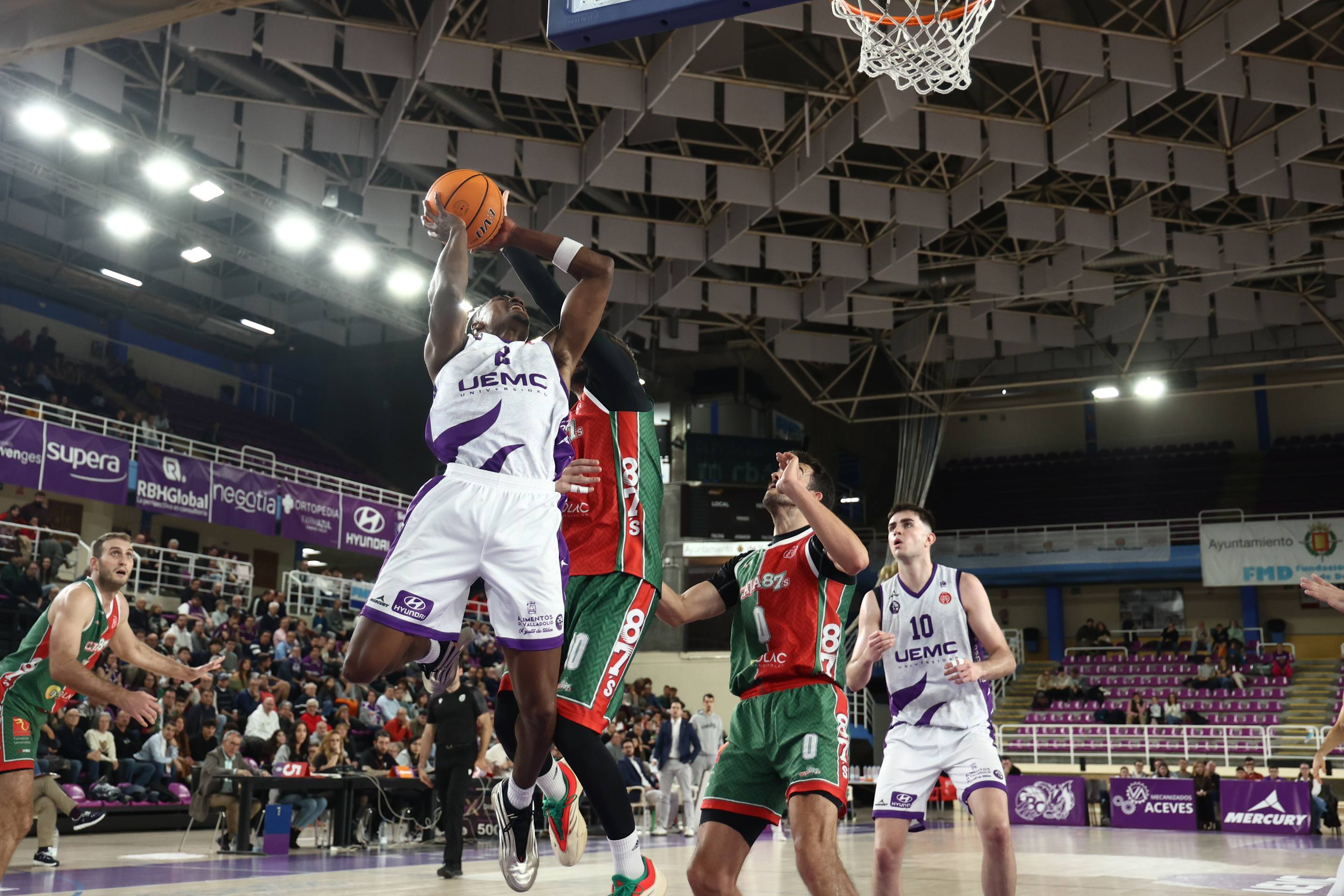 La derrota del CBC Valladolid en su regreso a Pisuerga, en imágenes